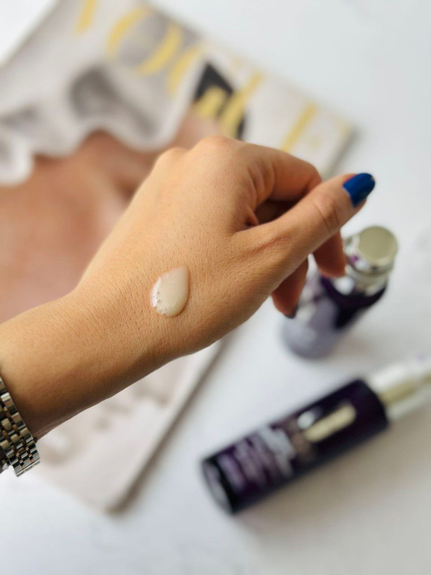 بافت سبک و جذب سریع کرم ضد چروک کلینیک Smart Repair